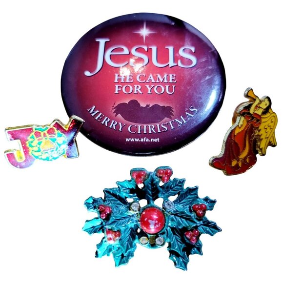 Vintage Christmas Pins Holly Wreath Angel JOY Jesus Button Vintage Christmas - Picture 2 of 5